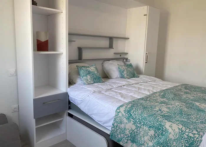 아파트 Cozy Renovated Behind Station *