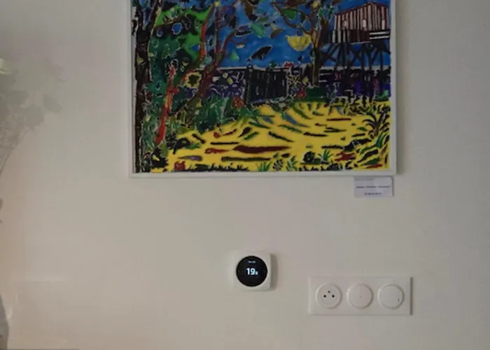 아파트 Cozy Renovated Behind Station 아르카숑