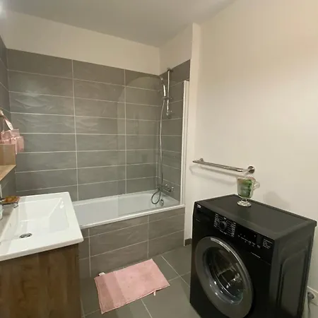 Cozy Renovated Behind Station Appartamento Arcachon