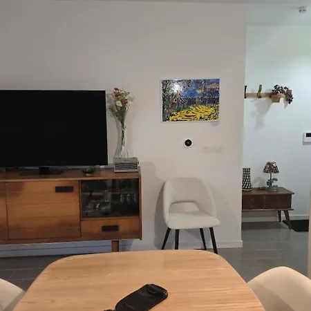 Appartamento Cozy Renovated Behind Station *