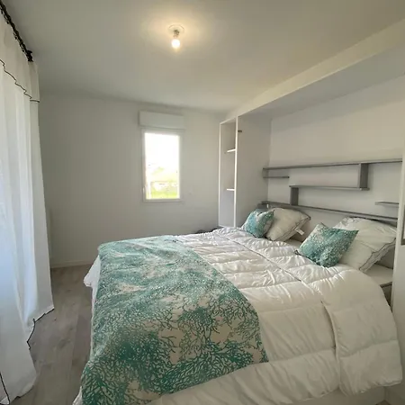 Cozy Renovated Behind Station