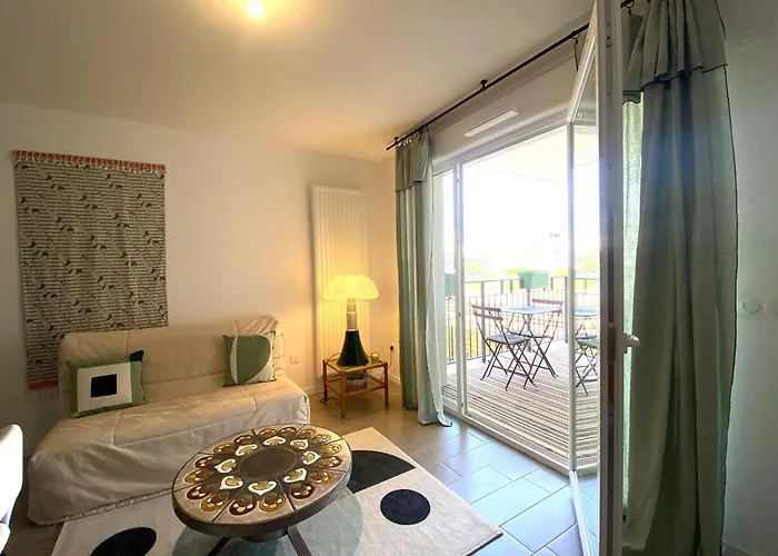 Cozy Renovated Behind Station * Arcachon